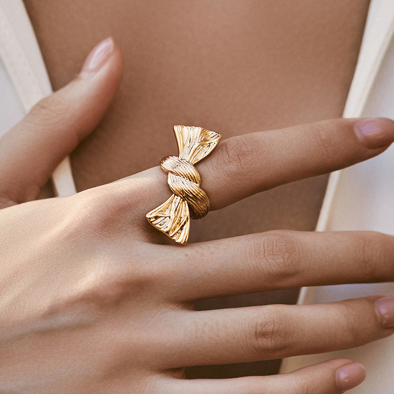 Wholesale  bow shape asymmetric design romantic light luxury rings