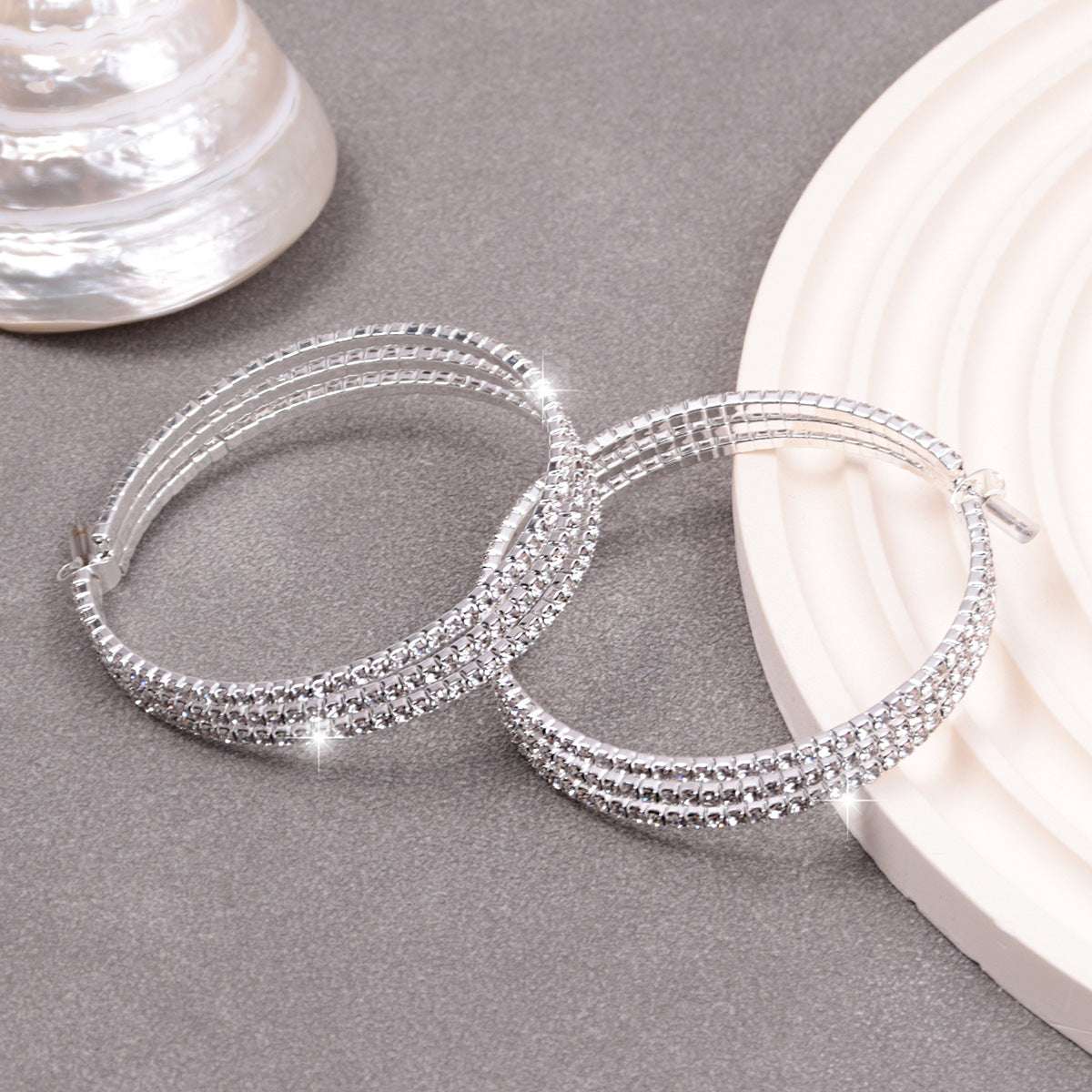 Wholesale  personalized earrings alloy Diamond-embedded craft popular round big earrings
