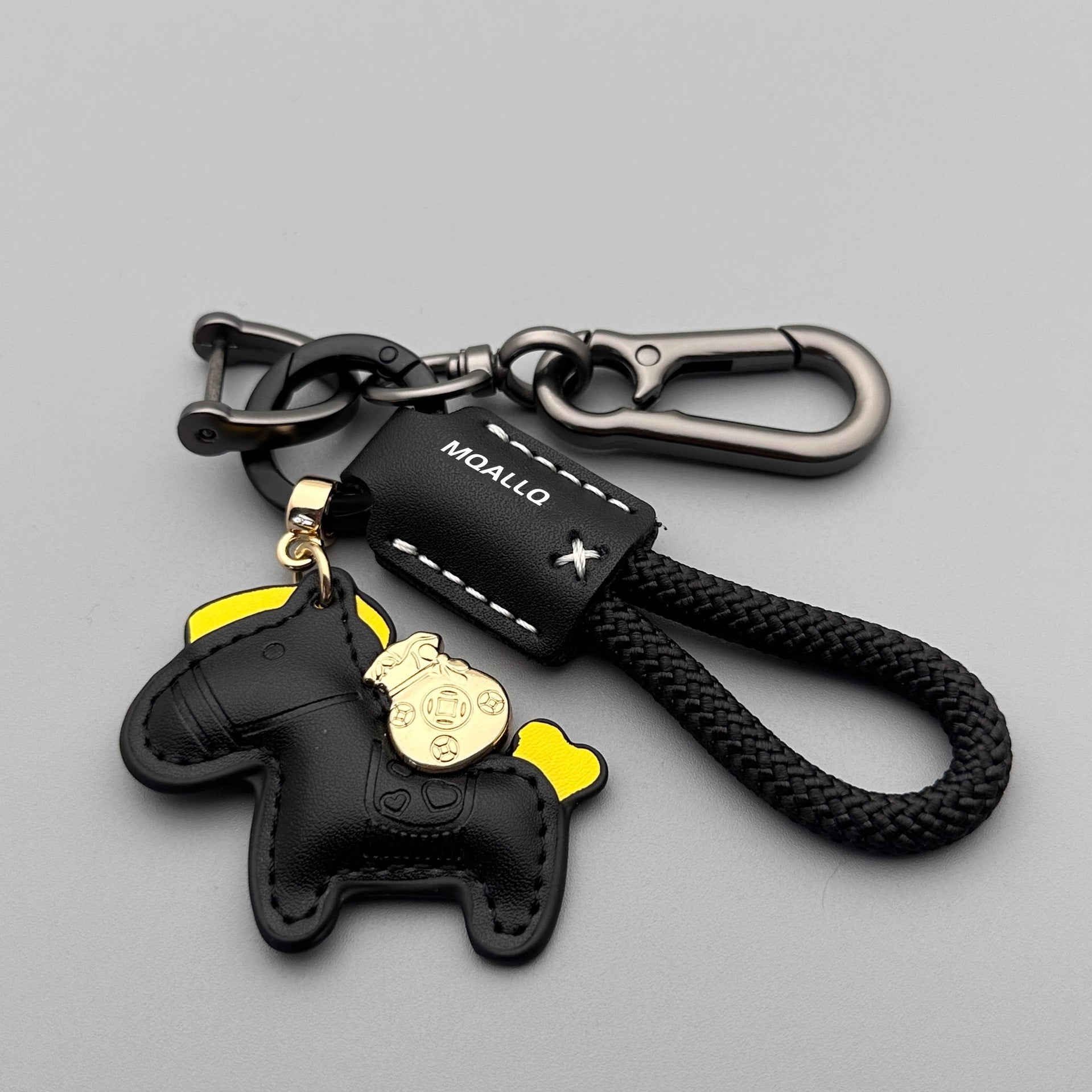 Wholesale Modern Minimalist Keychain with Green Flocked Rope and Pony,  Car Key Accessory for Boutique Resale