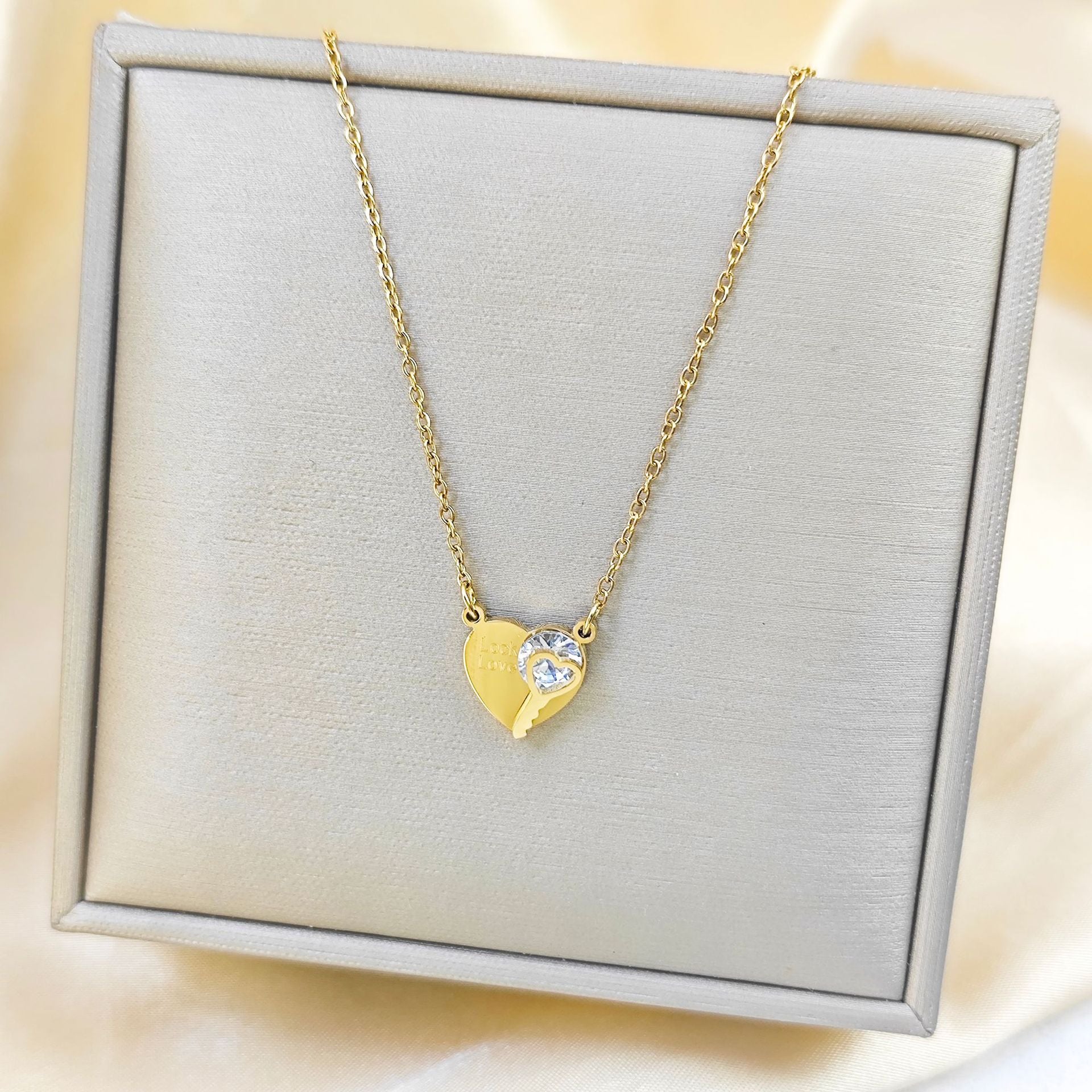 Wholesale Korean Love Key Single Diamond Titanium Steel Necklace Fashion Accessory Gift