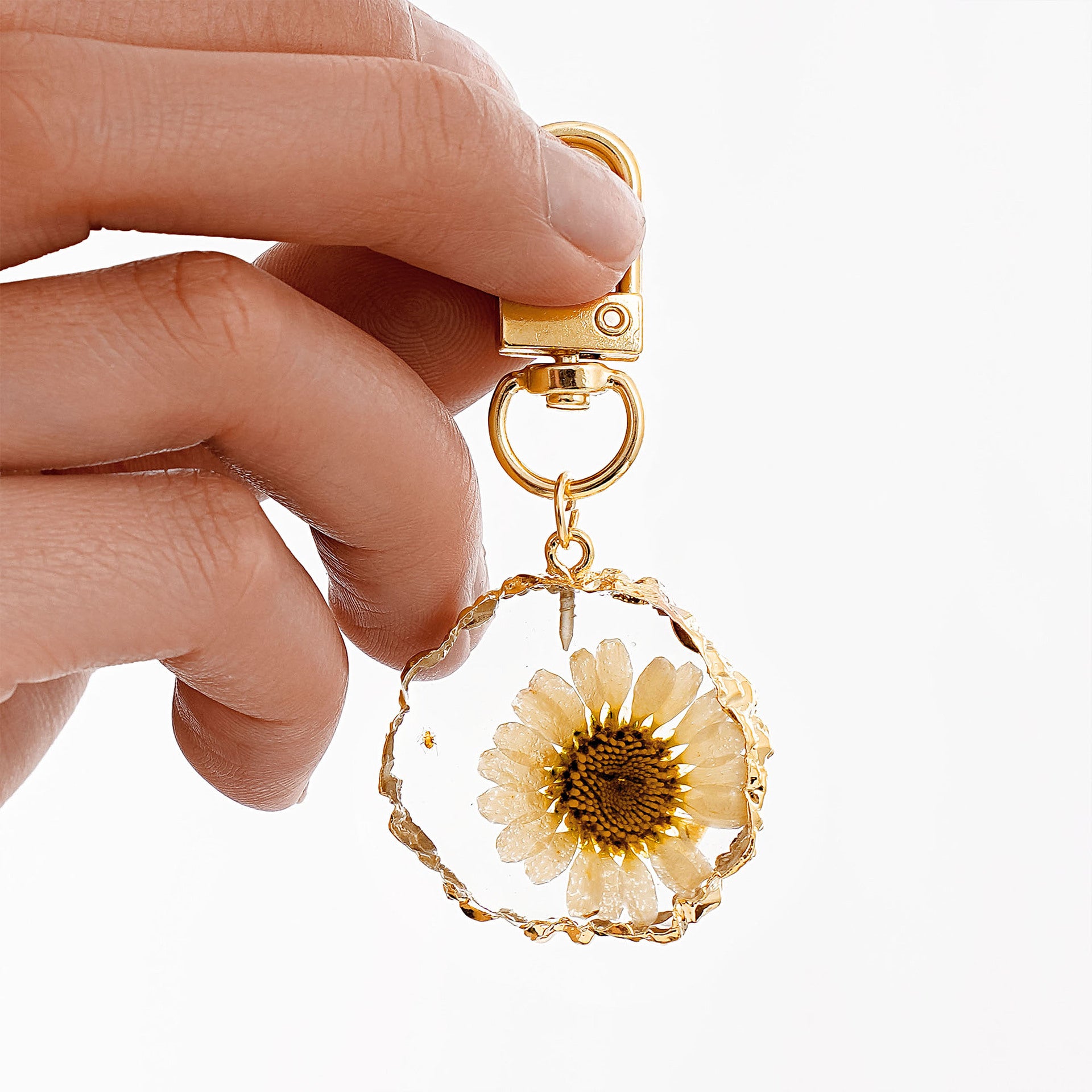 Wholesale Dried flower glue geometric heart keychains