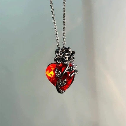 Wholesale Gothic Dark Love Heart Pendant Layered Necklace Fashion Accessory for Women