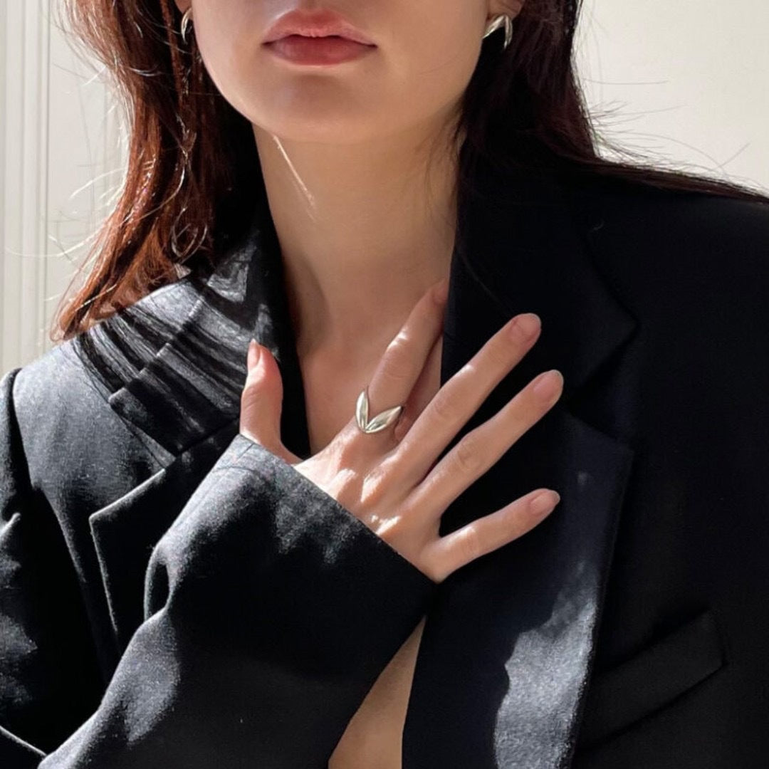 Wholesale  tail ring does not fade simple smooth 18k gold stainless steel V-shaped  ring