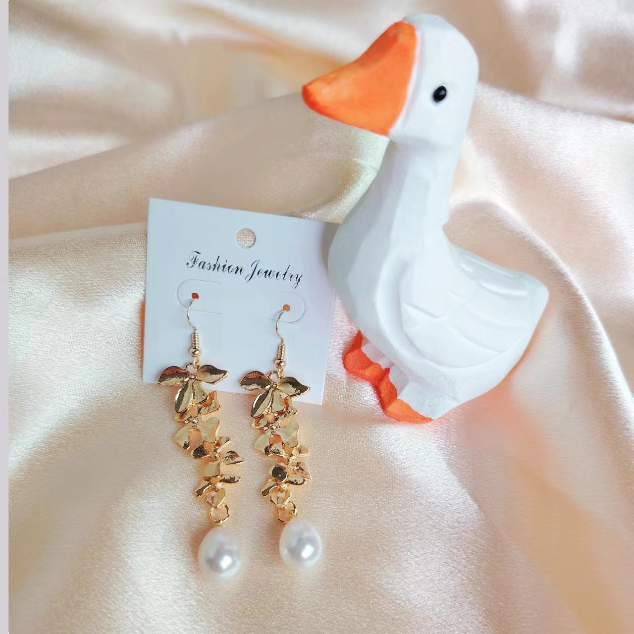 Wholesale Bohemian Bow Petal Pearl Earrings