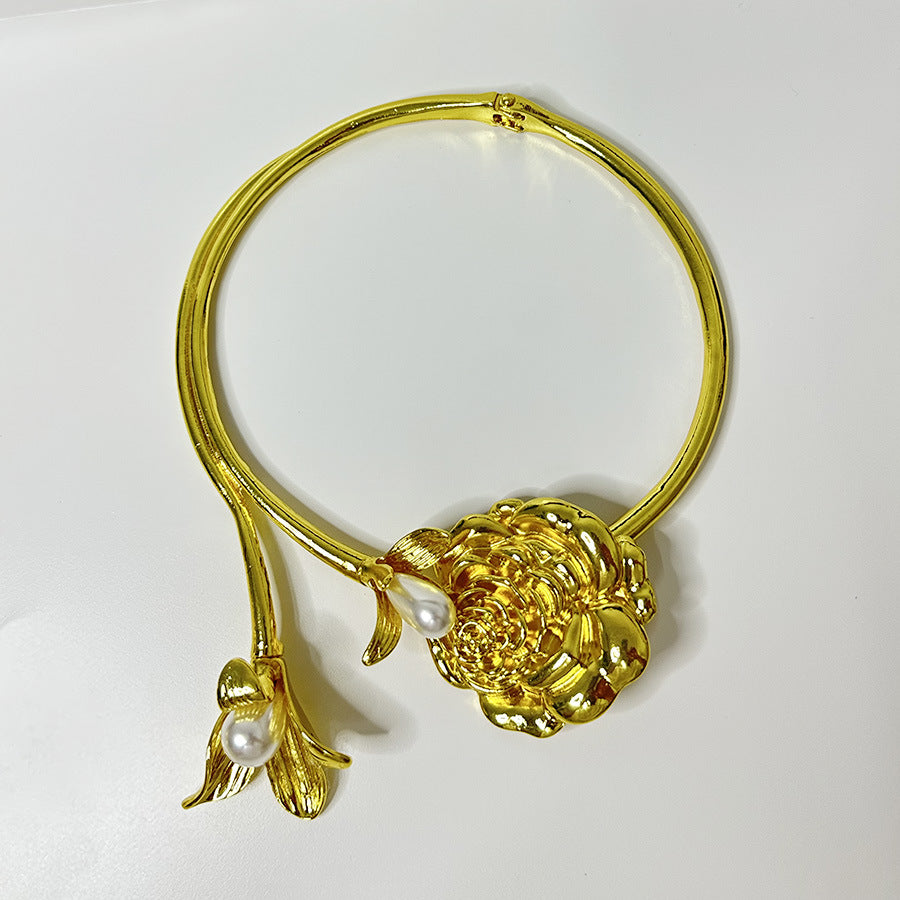 Wholesale Exaggerated Three-dimensional Pearl Flower Camellia Necklaces