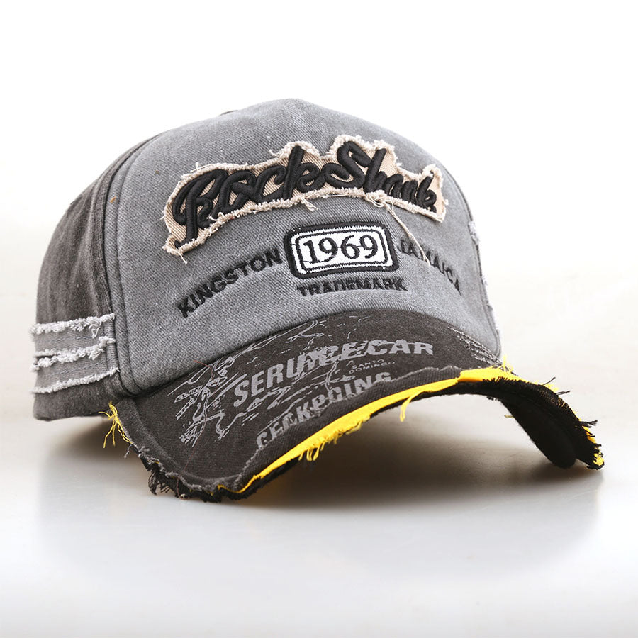 Wholesale Fashionable letter embroidered baseball cap