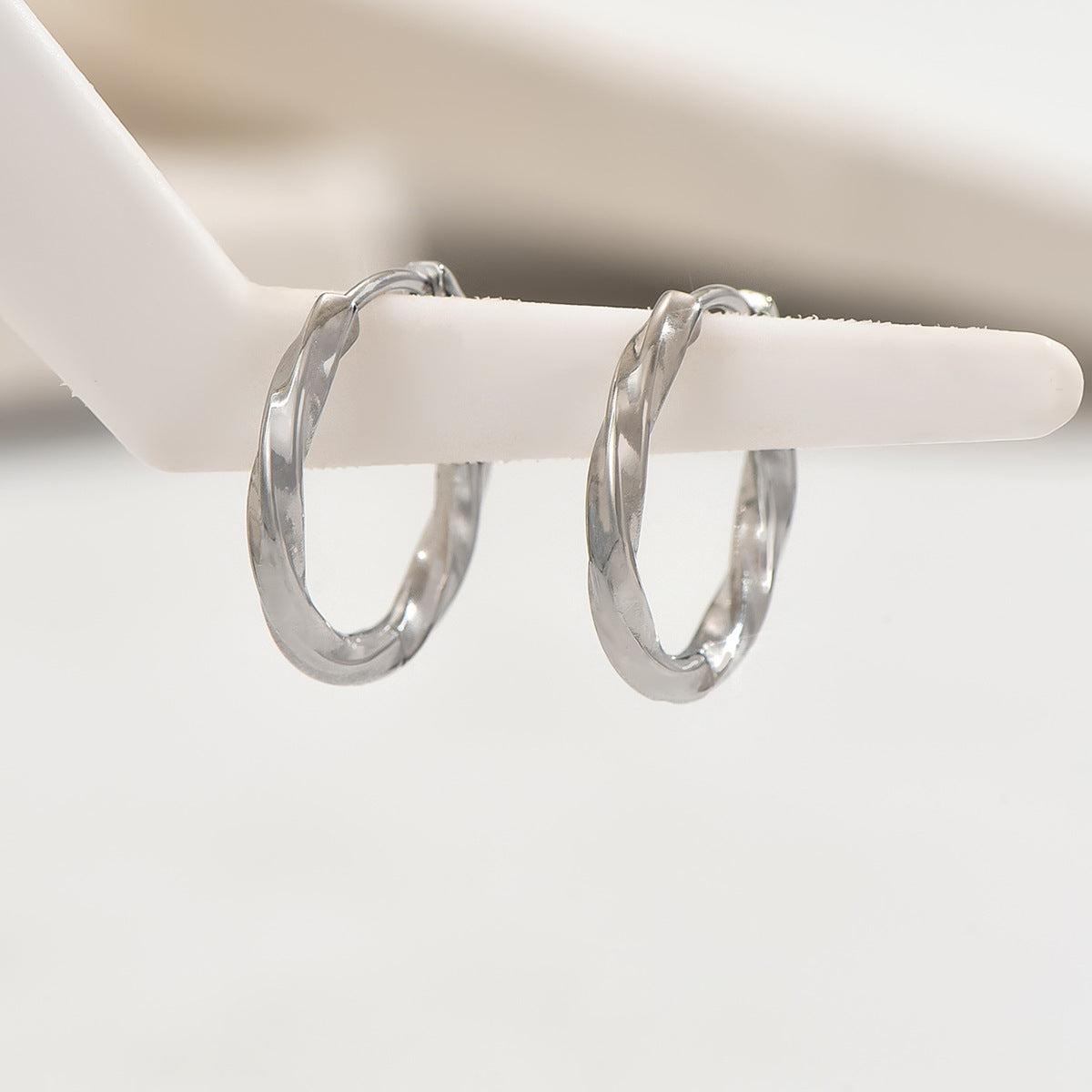 Wholesale Stainless steel twisted pattern minimalist hoop earrings