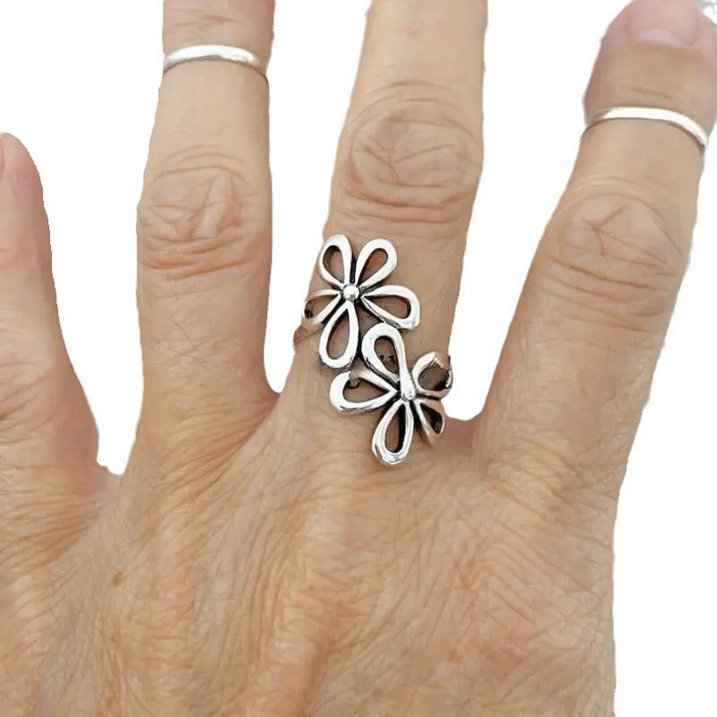 Wholesale  luxury geometric elegant hollow flower ring