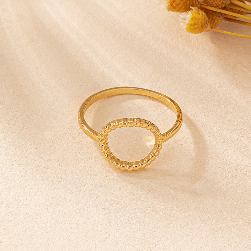 Wholesale  Girl Style Round Hollow High-end Sense Circle Ring Design Internet Celebrated Women' s Jewelry Ring
