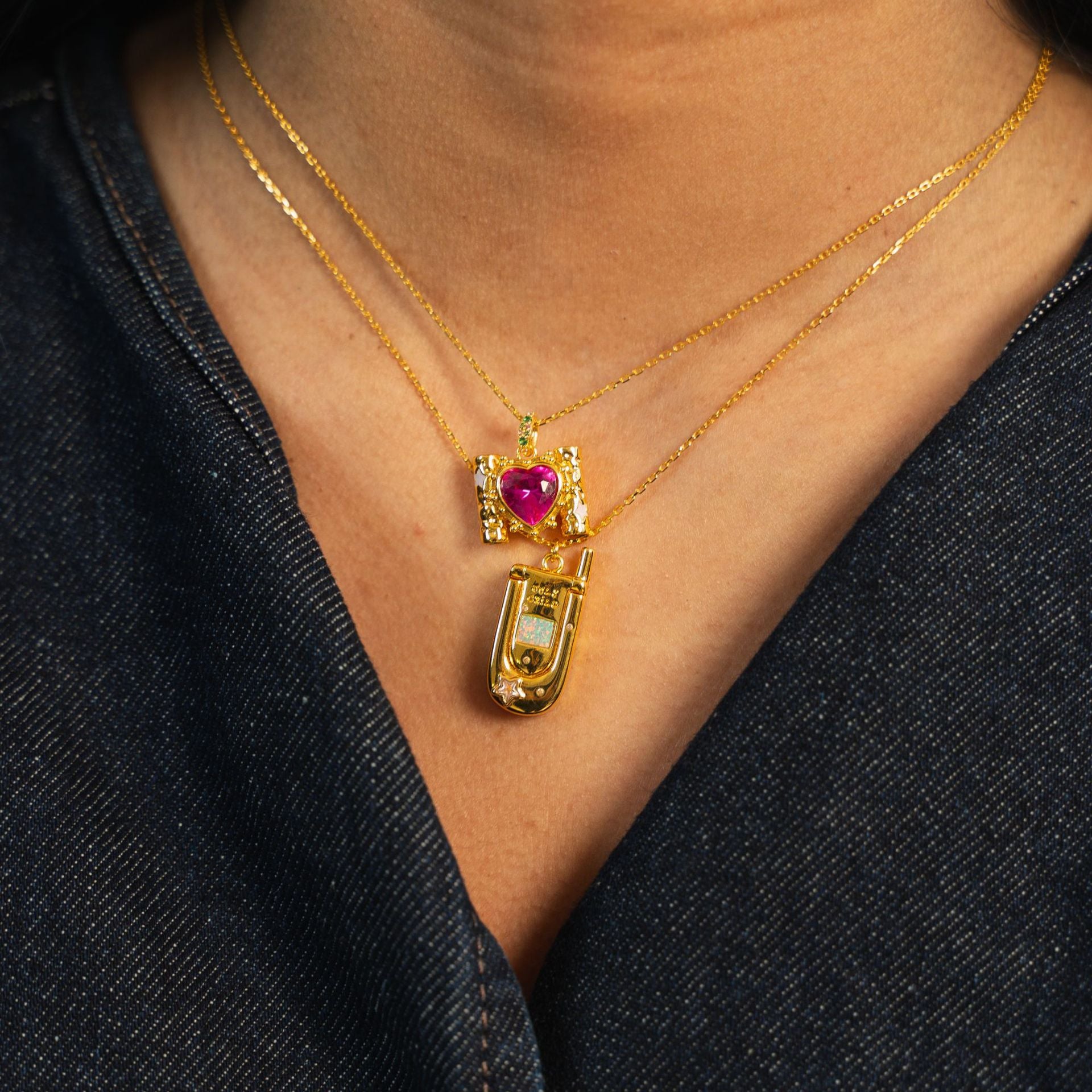 Wholesale retro nostalgic fairy tale openable photo album photo frame envelope small box mobile phone necklace