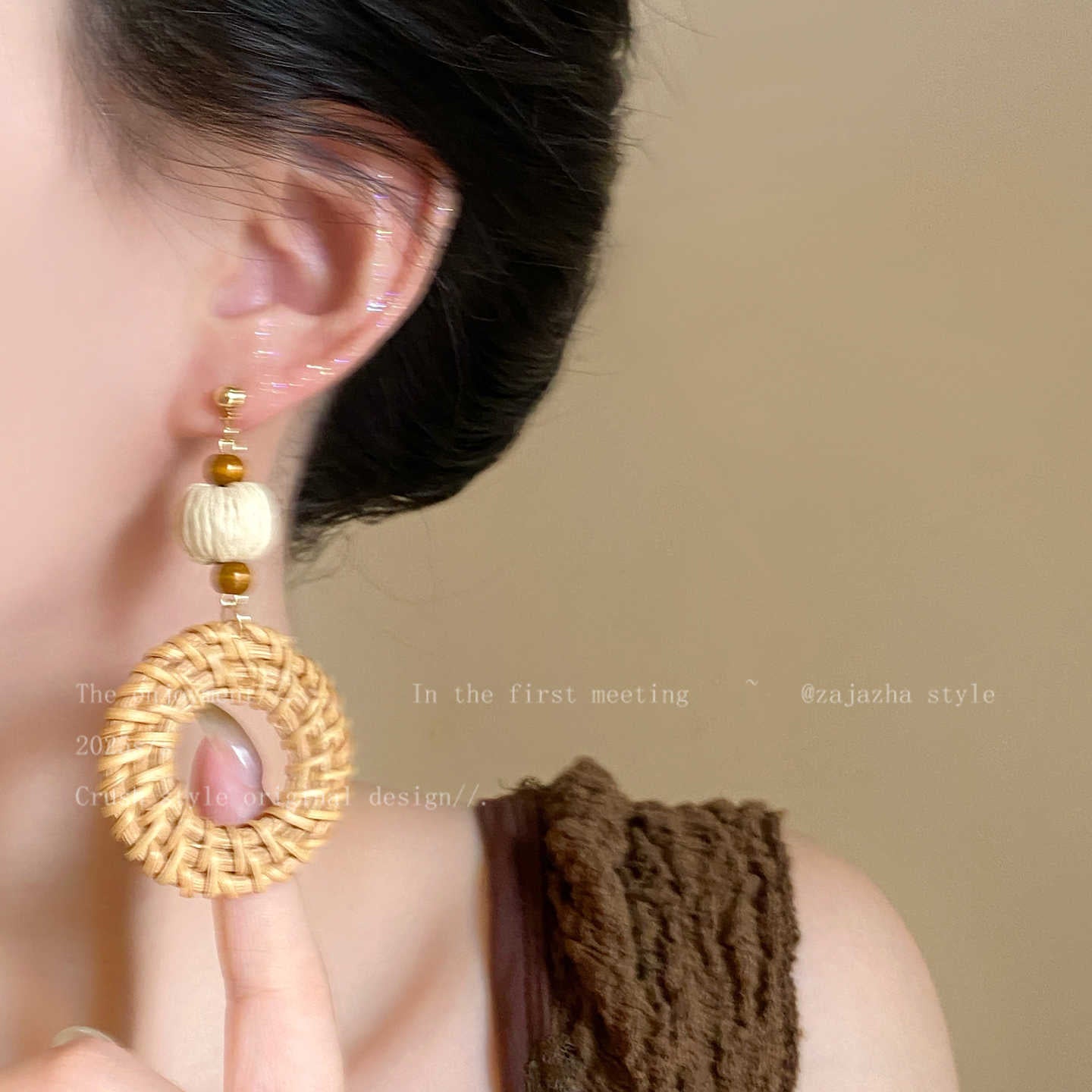 Wholesale Retro Forest-Style Handwoven Rattan Earrings — Summer Bohemian Vacation-Style Statement Jewelry ( Face-Slimming Effect)