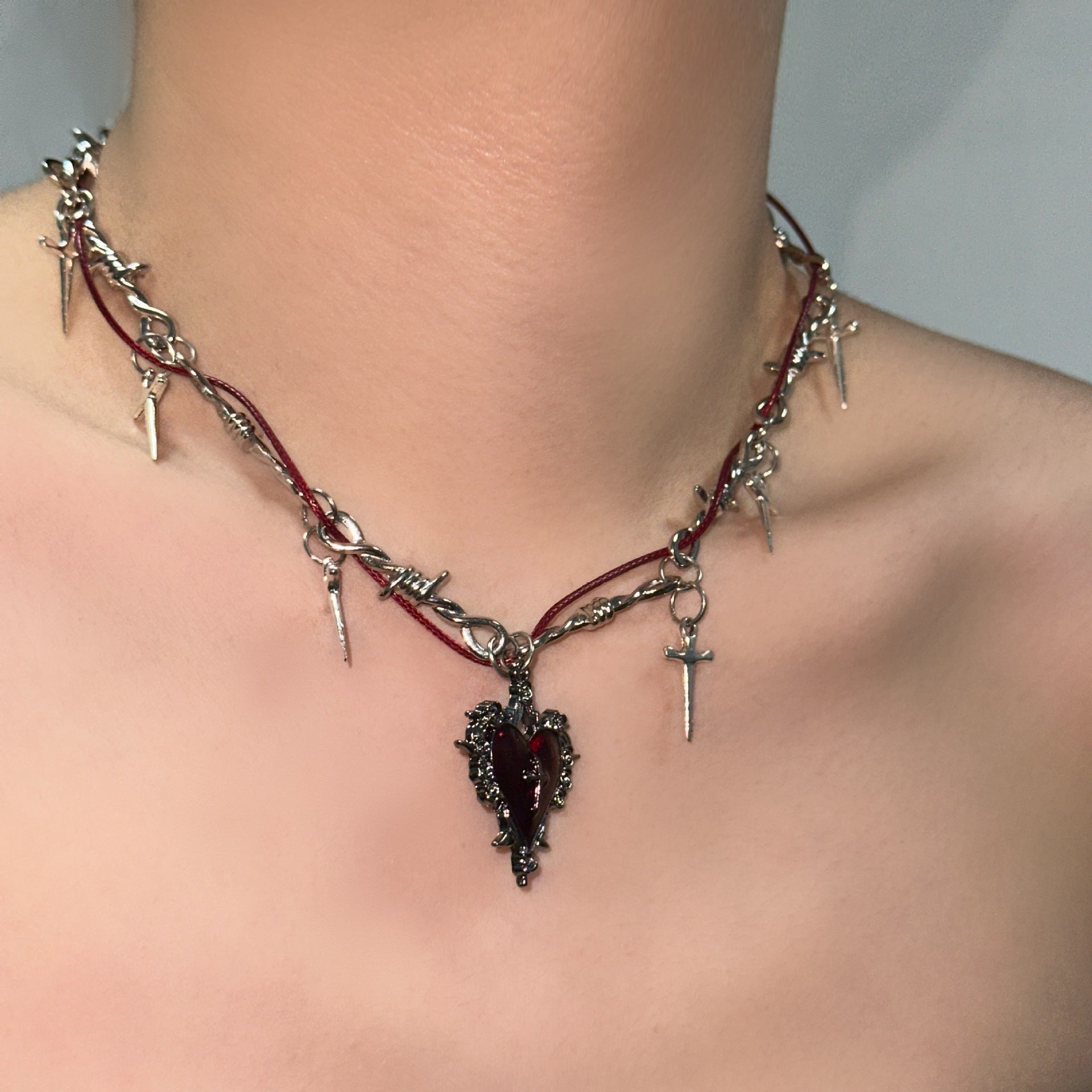 Wholesale  Thorns Bloodlike Love Necklace Gothic Thorns Rose Decorative Necklaces