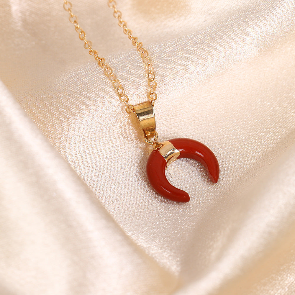 Wholesale Quartz Moon Pendant Necklace Minimalist Jewelry Accessory For Everyday Wear