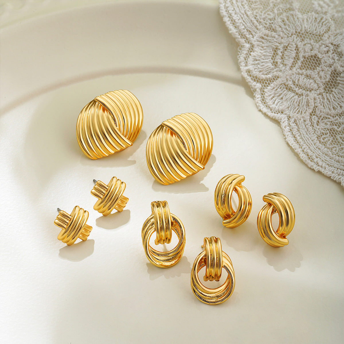 Wholesale  14k gold pleated geometric lines thread earrings