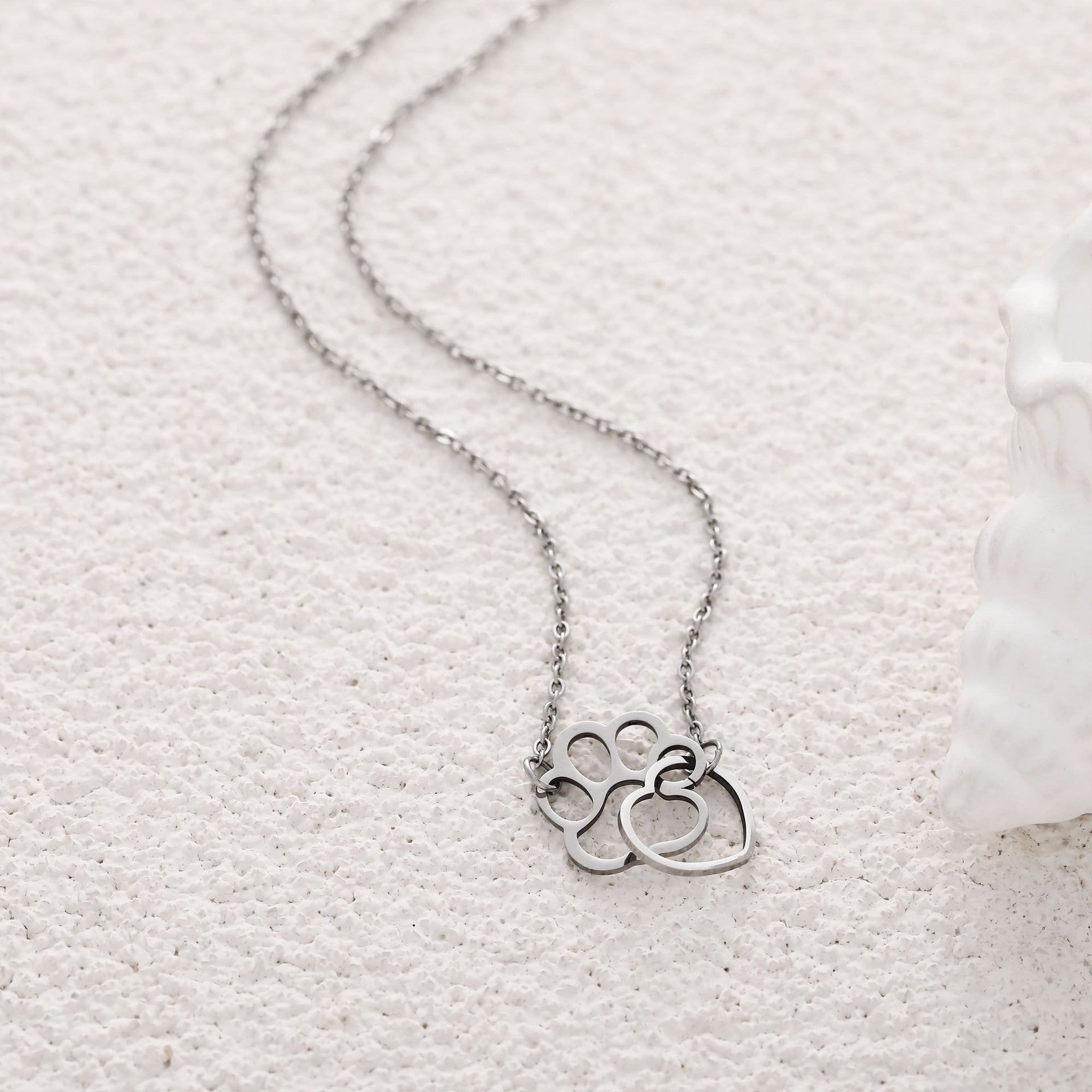 Wholesale  cute necklace cartoon pet footprints love hollow stainless steel pendant necklace