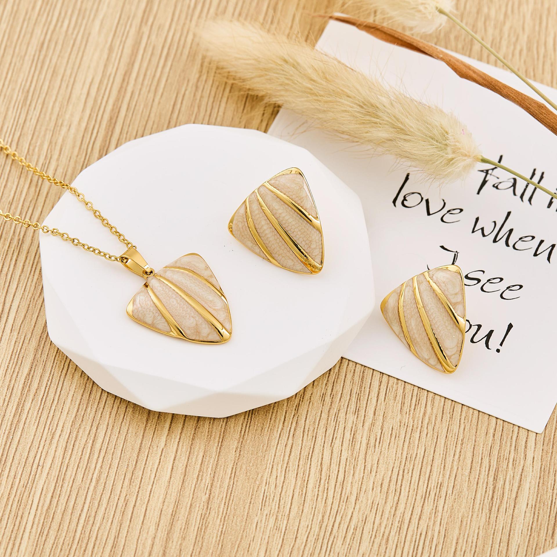 Wholesale Stainless Steel Electroplated Gemstone-Encrusted Heart-Shaped Necklace Sweet Style for Women Party Wear
