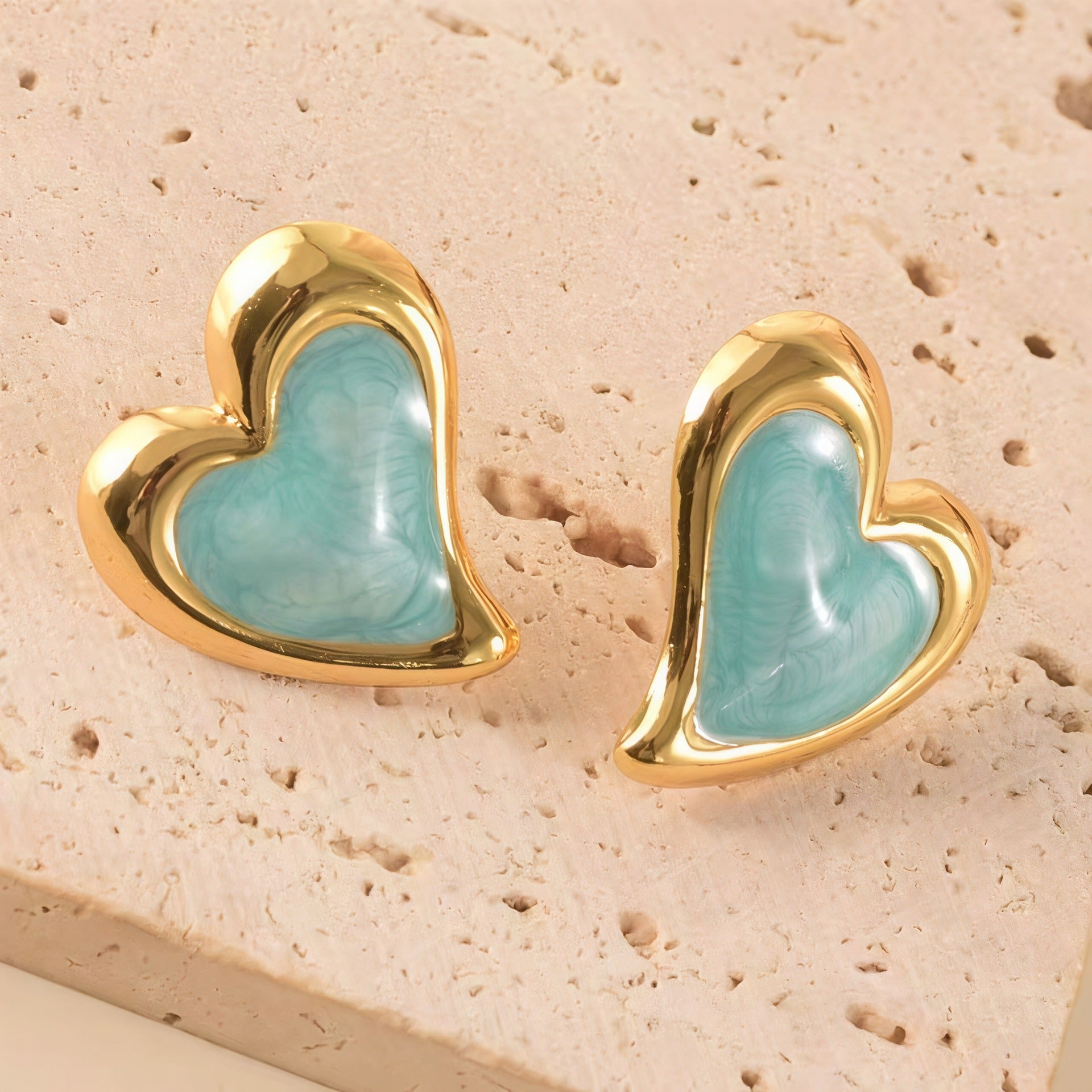 Wholesale Vintage Style Stainless Steel Heart-shaped Earrings with Oil Droplets