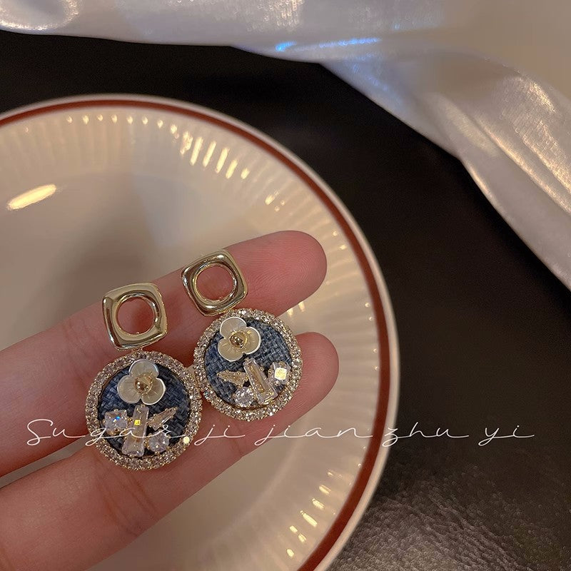 Wholesale Simple and Luxurious Heart-shaped Pearl Earrings