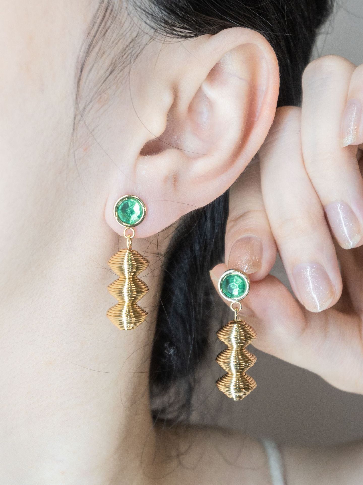 Wholesale Gold Plated Stainless Steel Three Layer Coil Geometric Lantern Earrings French Retro Women S Stud Earrings Party Fashion Accessory