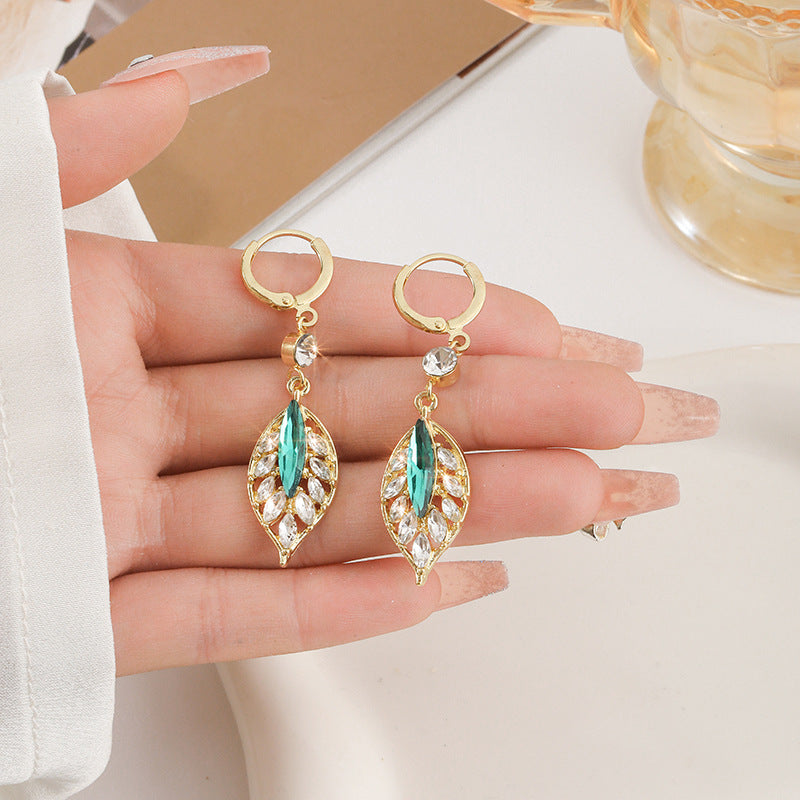 Wholesale Retro Leaf Design Drop Earrings Emerald Green Jewelry Accessory Boutique Resale