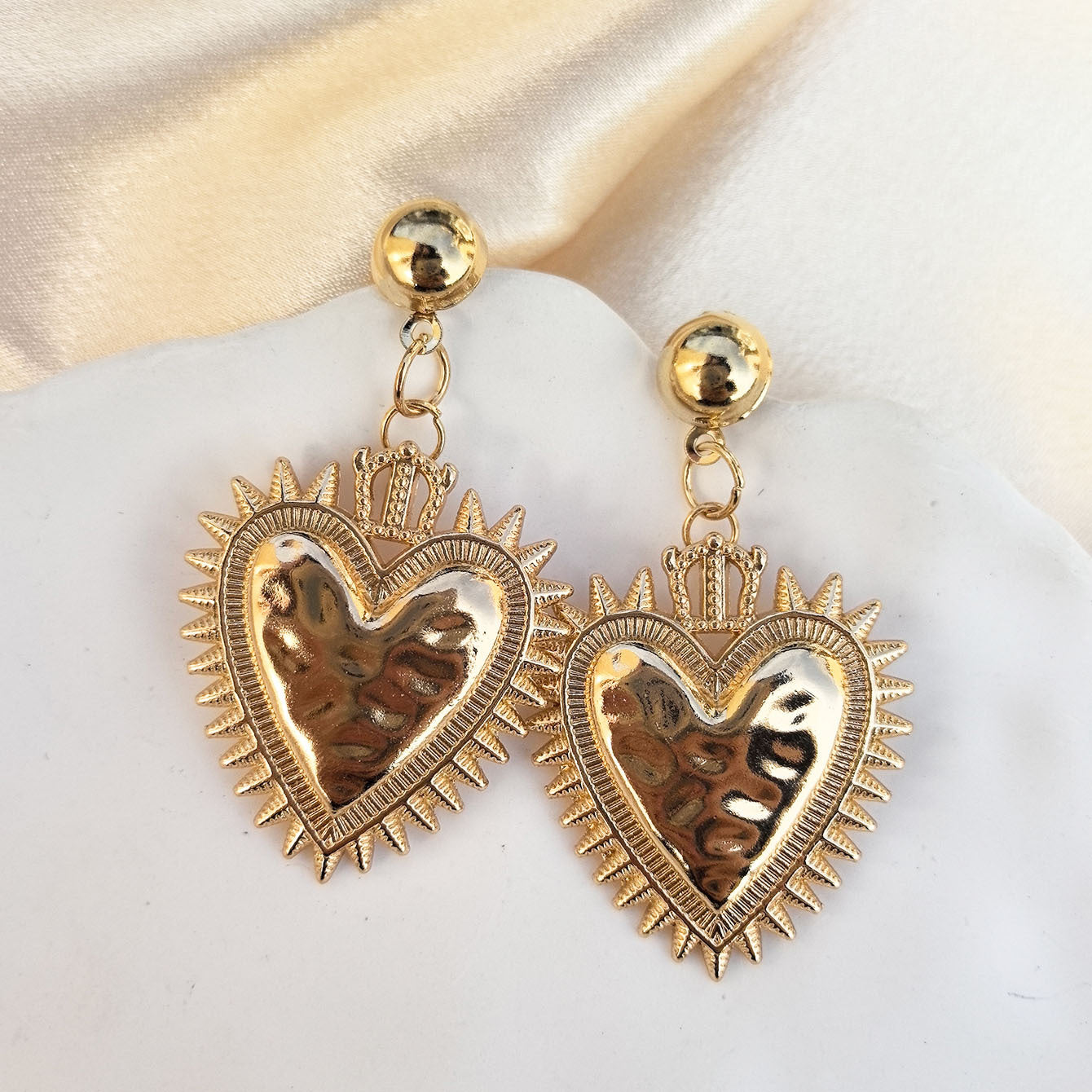 Wholesale  Retro Gothic Heart-shaped  Earrings