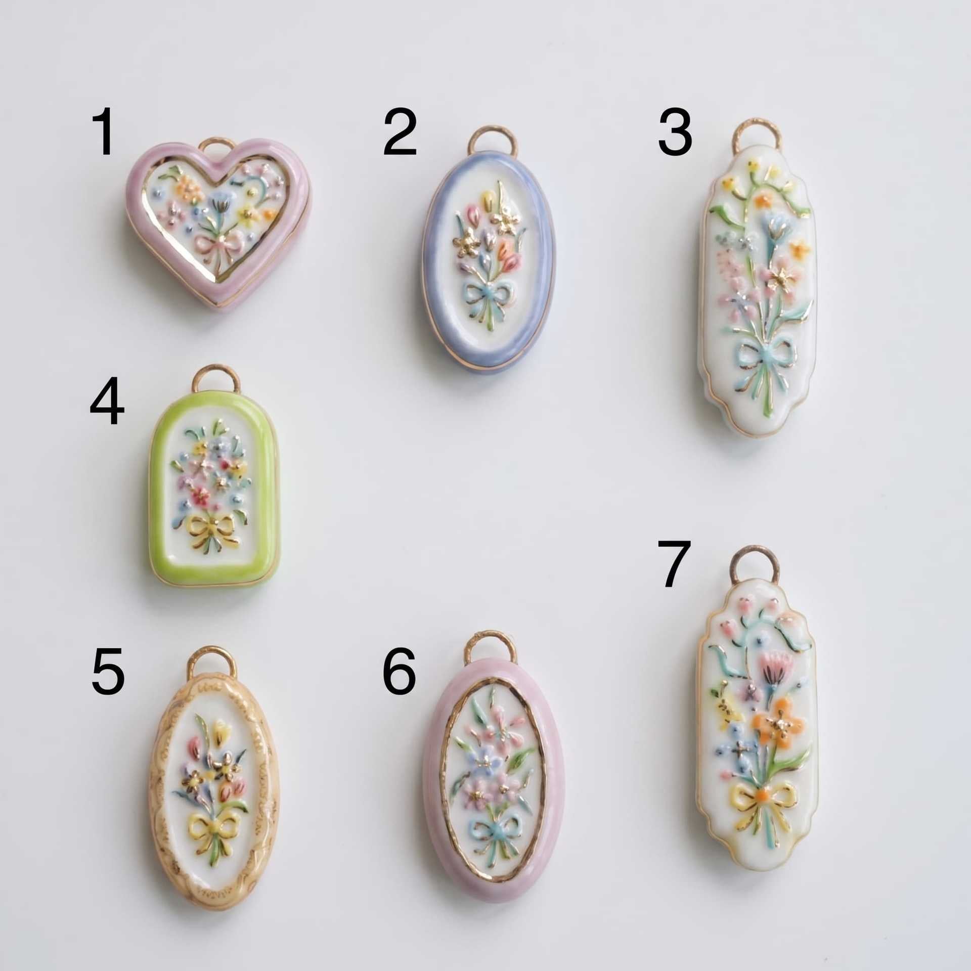 Wholesale French Vintage Floral Heart Pendant Enamel Hand Painted Bouquet Necklace Charm DIY Craft Supply Boutique Jewelry Accessory For Gift