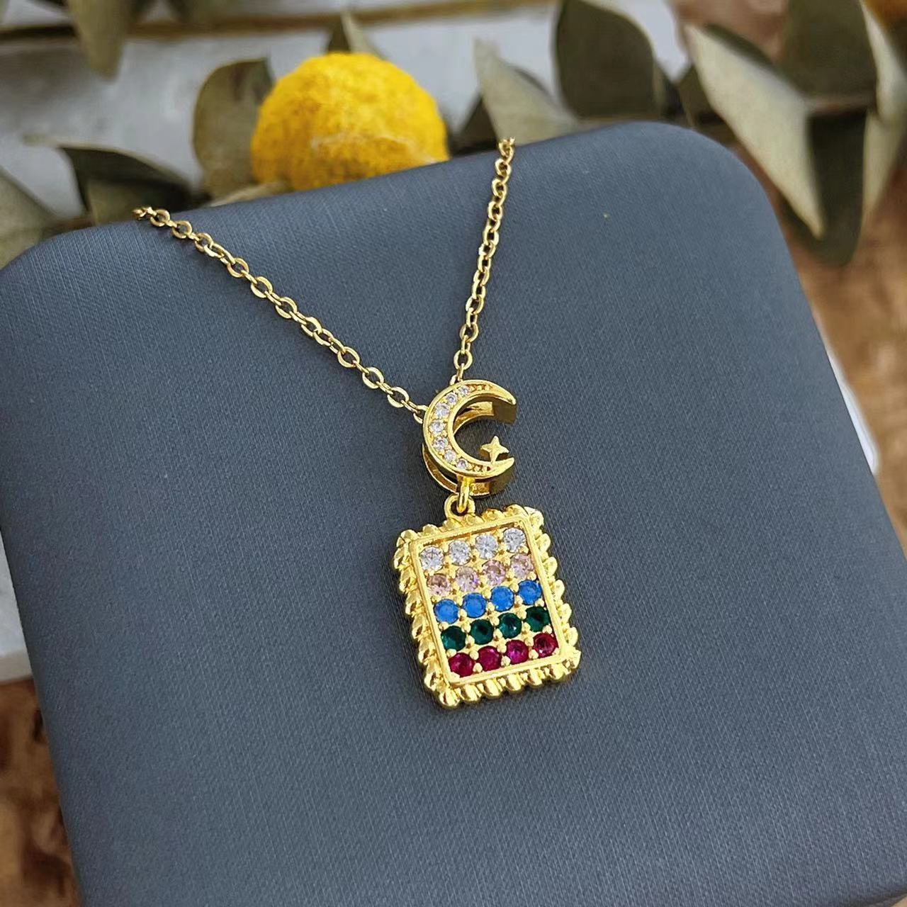 Wholesale  Copper Plated Gold Micro-inlay Color Zircon Moon Design Pendant Necklace