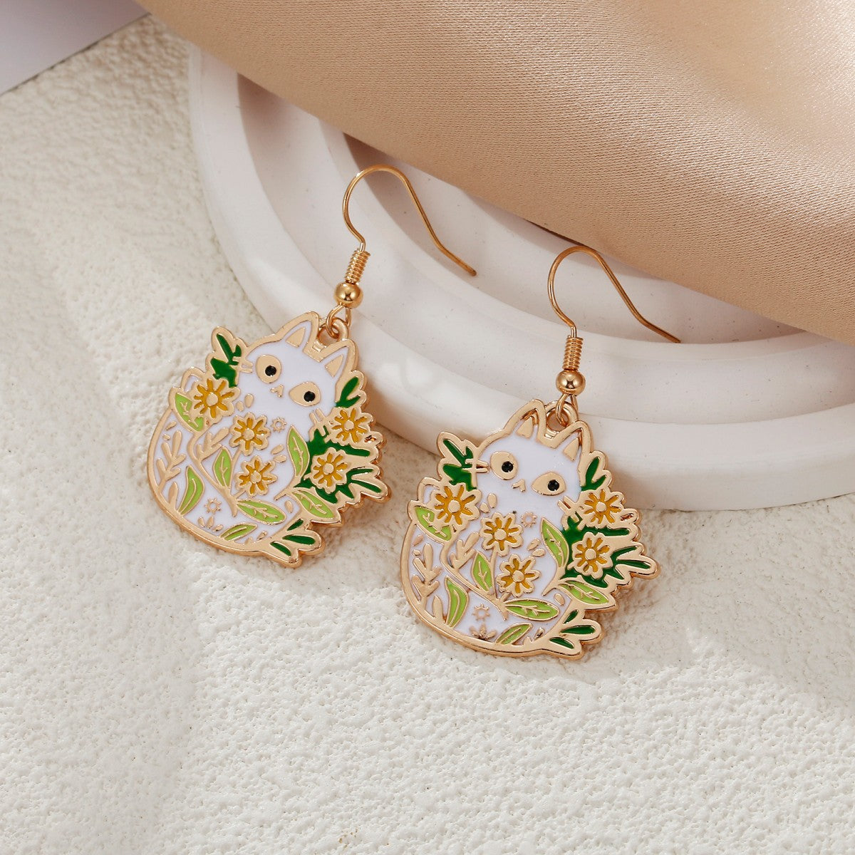 Wholesale Cartoon Cat Flower Black Enamel Earrings Cute Kitten Pendant Fashion Jewelry Accessory for Women Boutique Gift
