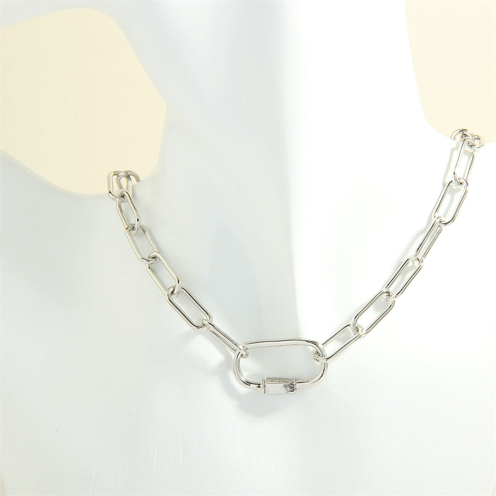 Wholesale Personalized design screw buckle oval pendant necklace three-color electroplating color-preserving clavicle chain