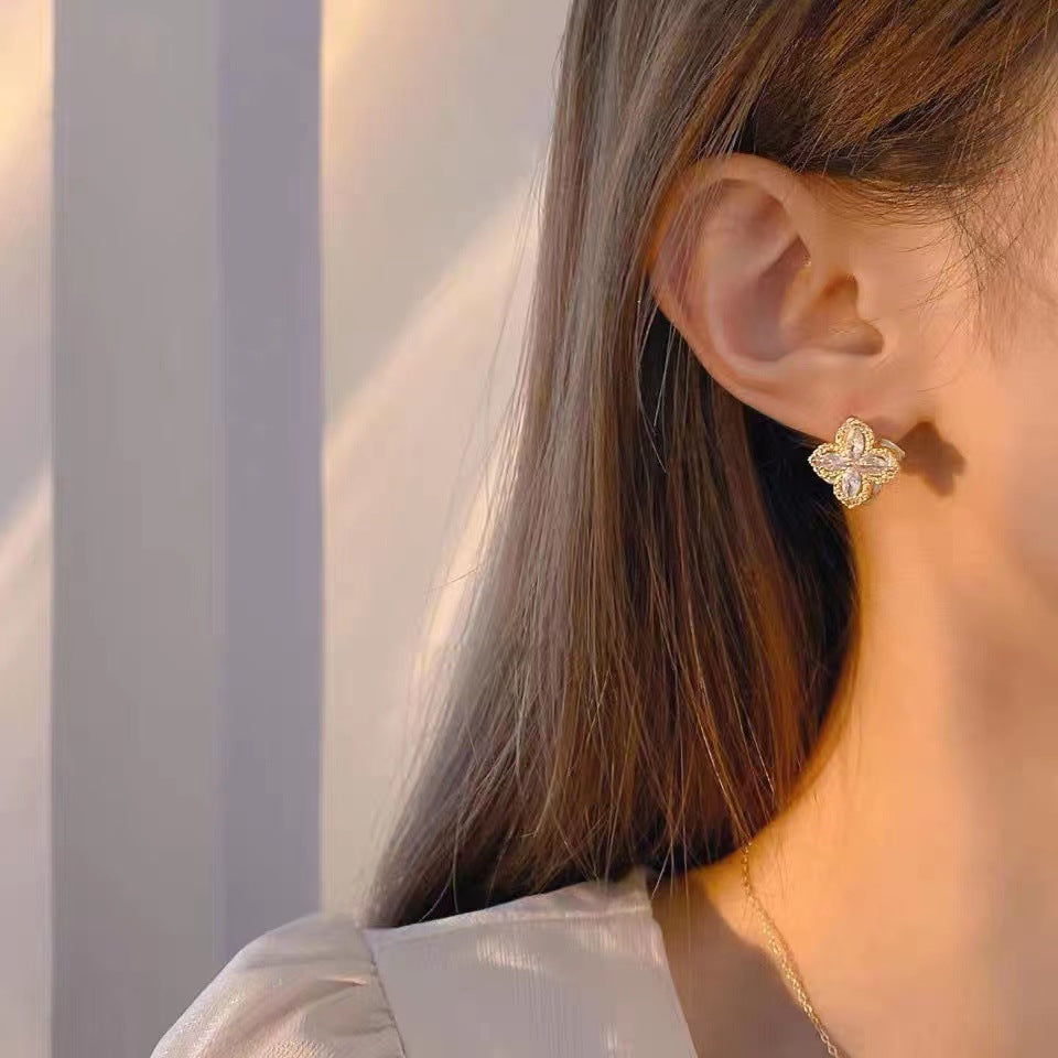 Wholesale Titanium Steel Light Luxury Rotating Flower Zircon Earrings Rings Necklace ACC-NE-KuCai011