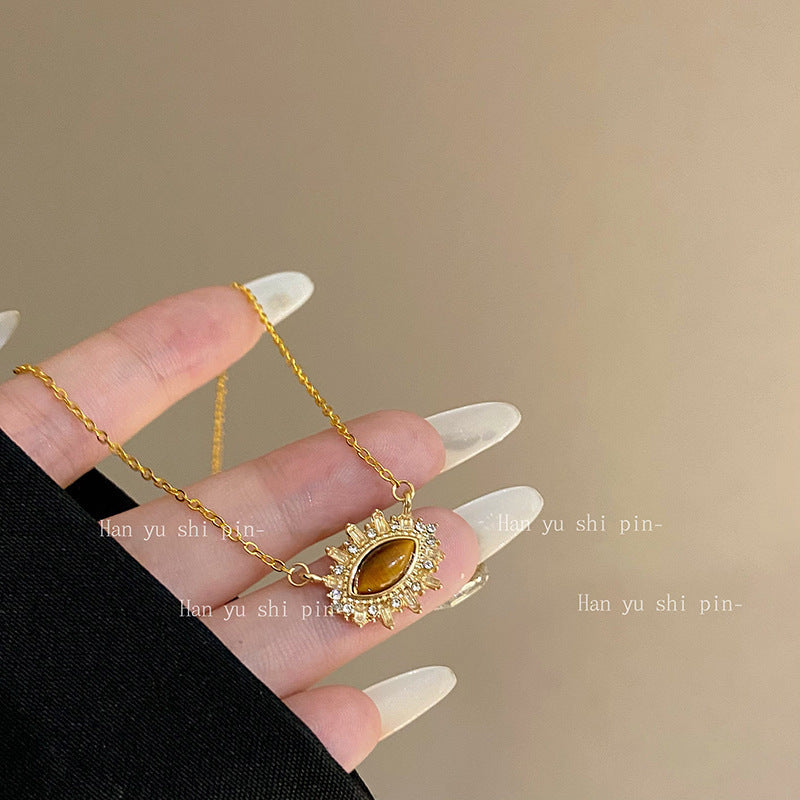 Wholesale Alloy Vintage Sunflower Necklace