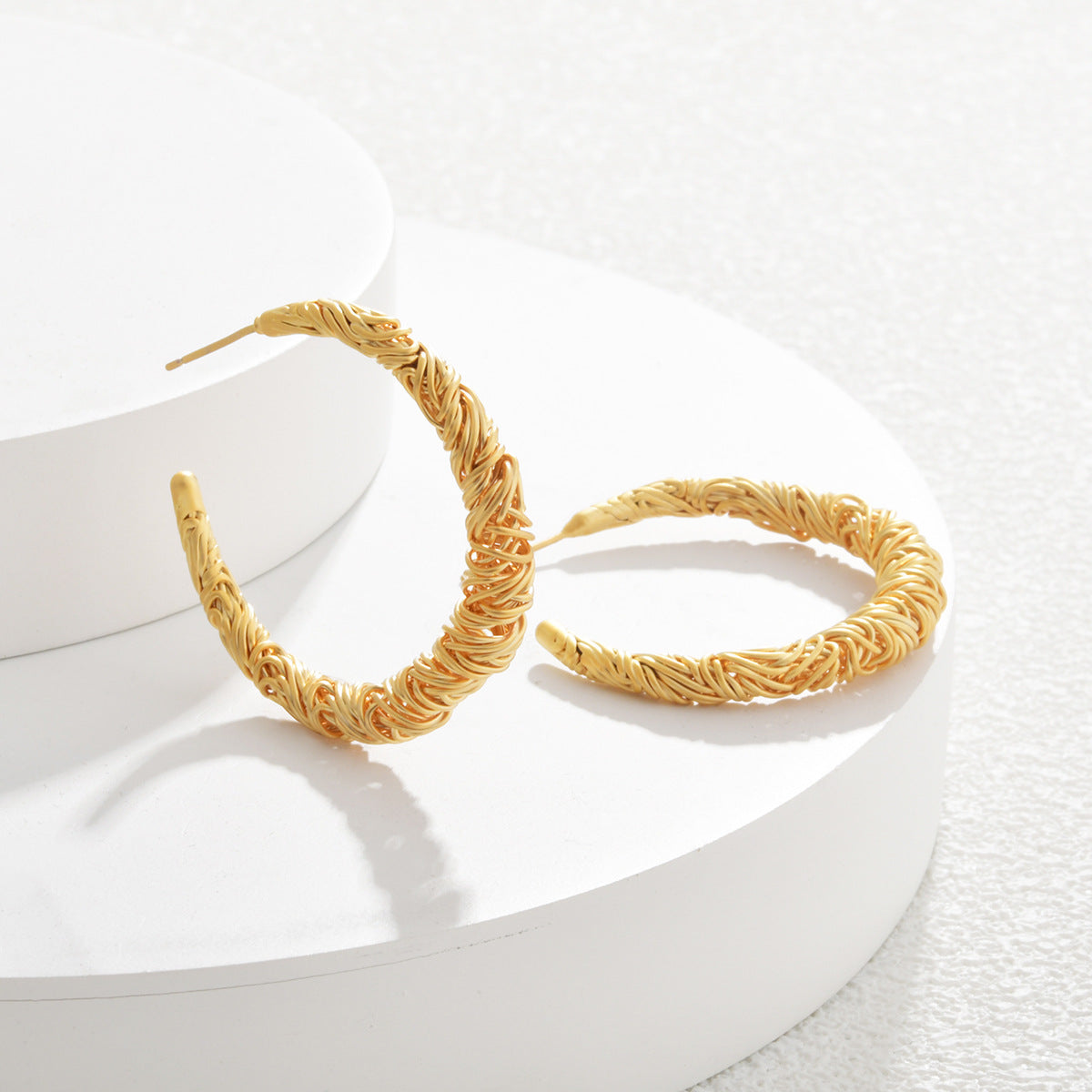 Wholesale  Fashion C- shaped Earrings Earrings