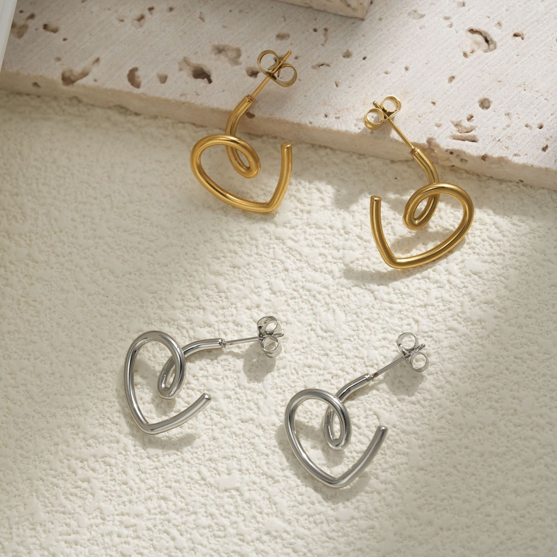 Wholesale Heart-shaped Earrings Style 18K Gold Stainless Steel Love Earrings