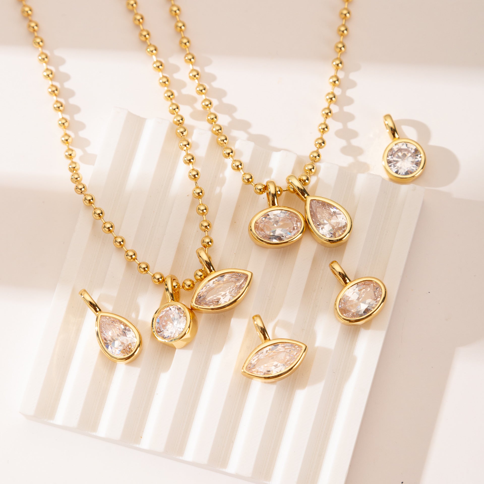 Wholesale Gold Electroplated Copper Zircon Pendant Necklace,  Geometric Shape,  Fashion Accessory for Women,  Gift Idea