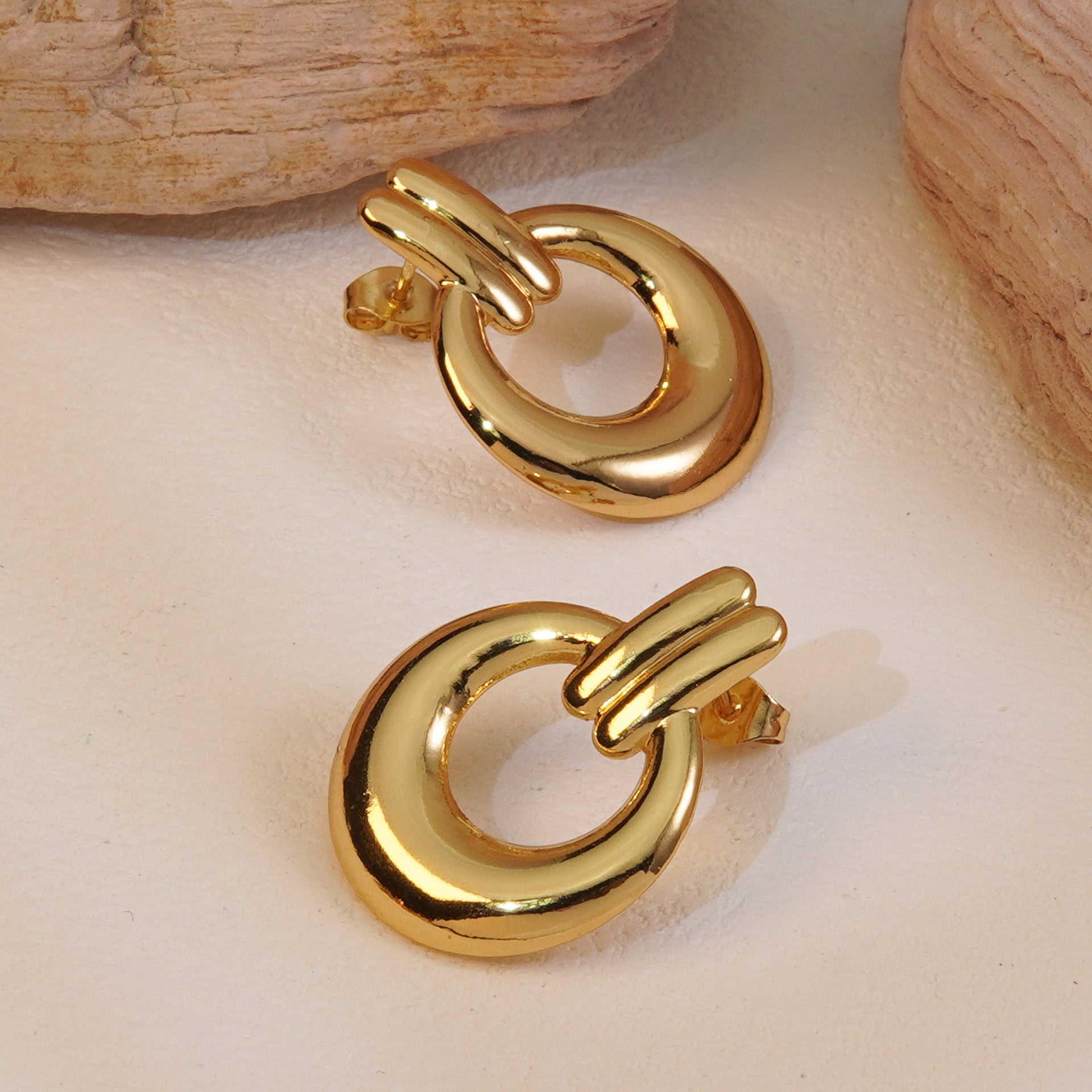 Wholesale  Stainless Steel Earrings Light Luxury Round Earrings