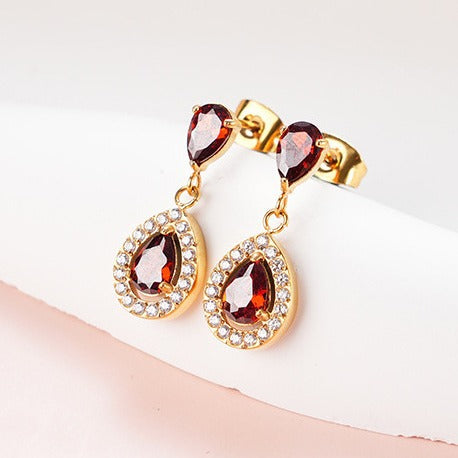 Wholesale Titanium steel heart-shaped earrings inlaid with rhinestones