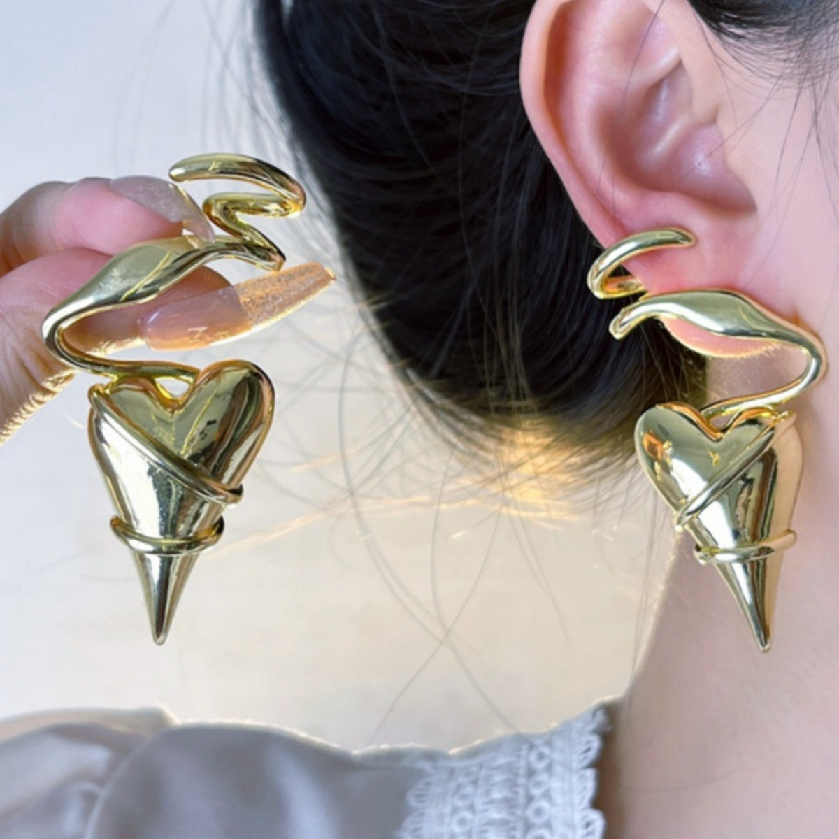 Wholesale Electroplated Geometric Heart Earrings for Women Trendy Jewelry Accessory Gift