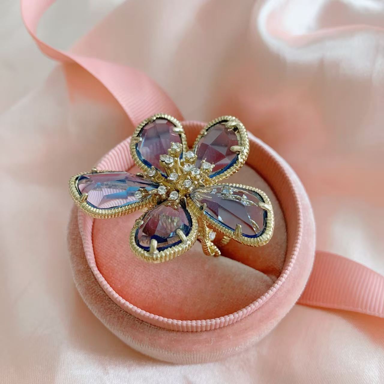 Wholesale European and American Style Crystal Flower Ring for Women,  Zinc Alloy Adjustable Open Ring for Index Finger,  Cross-Border Wholesale Starting from
