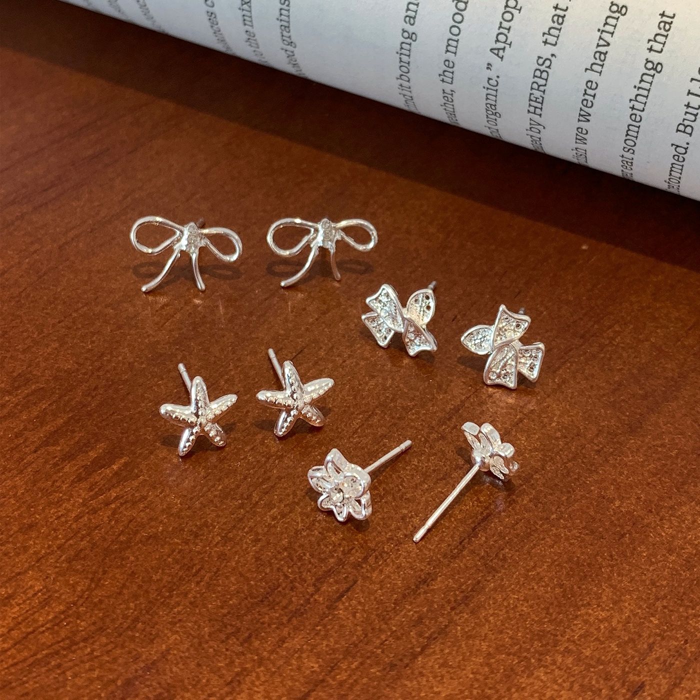 Wholesale Exquisite and Compact Mini Earring Set Silver Needle Earrings Simple Small Earrings