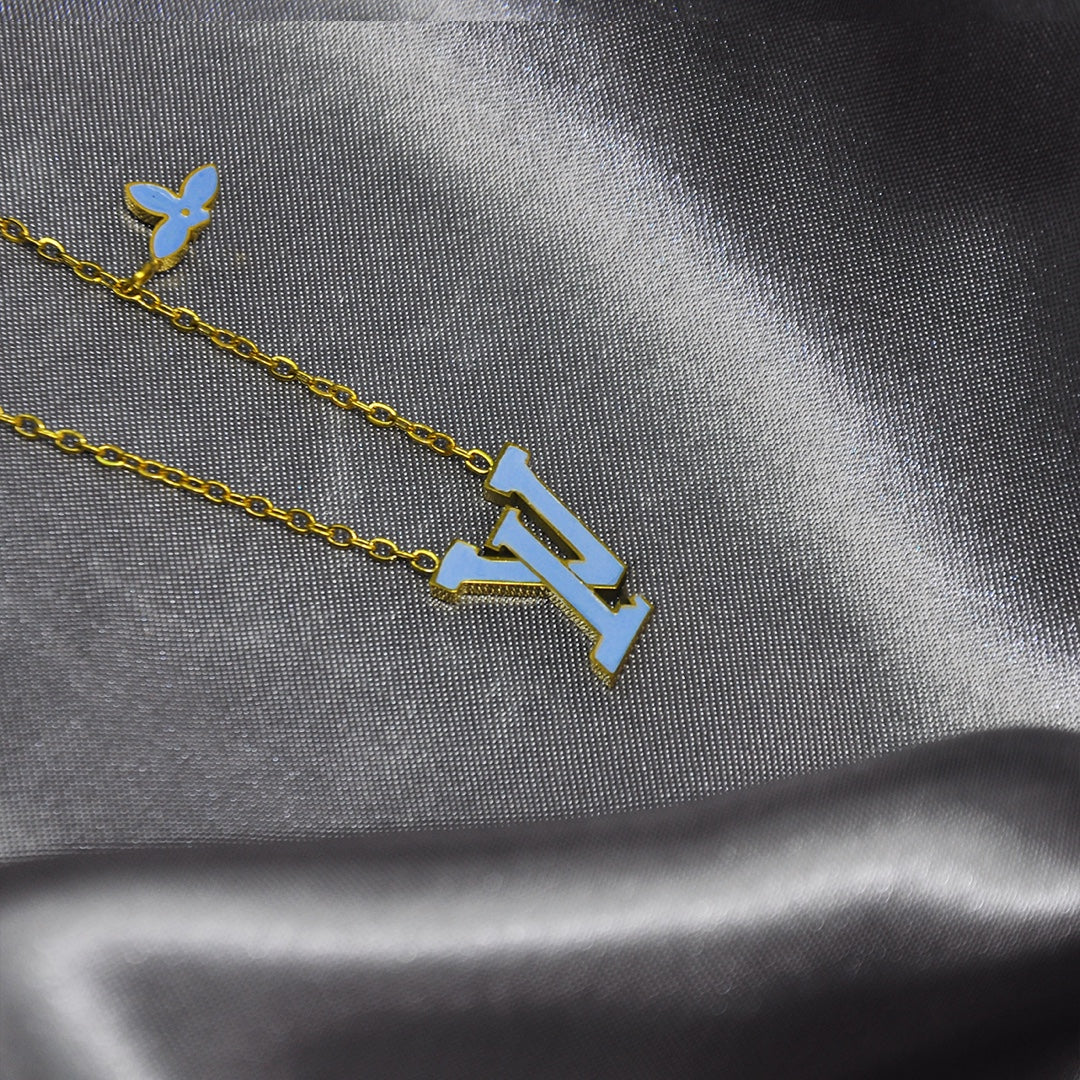 Wholesale Old Money Style Donkey Letter Enamel Pendant Necklace,  18K Gold Plated Jewelry Accessory