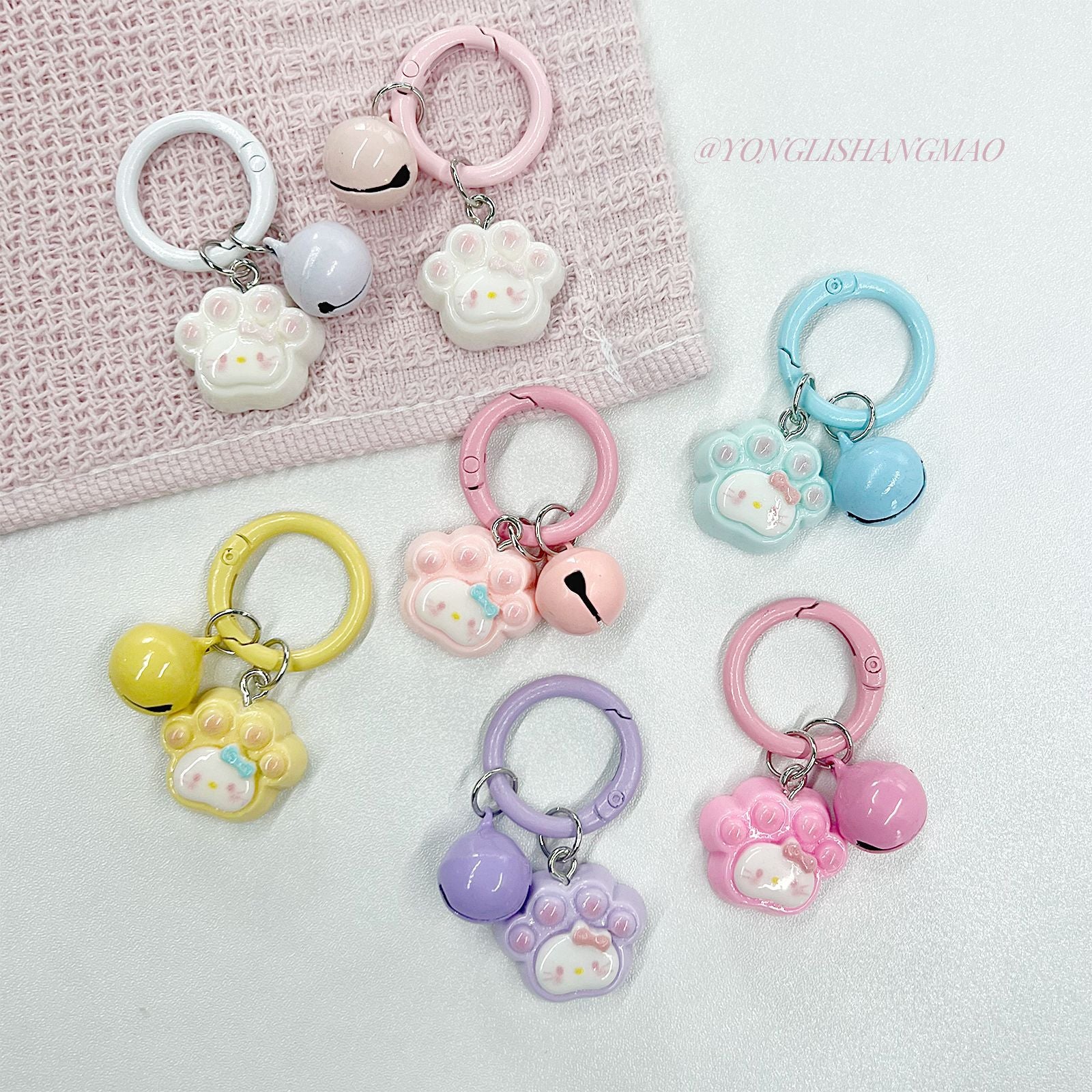 Wholesale Cute Cat Paw Keychain Bag Charm - Plastic Resin Gift for Friend