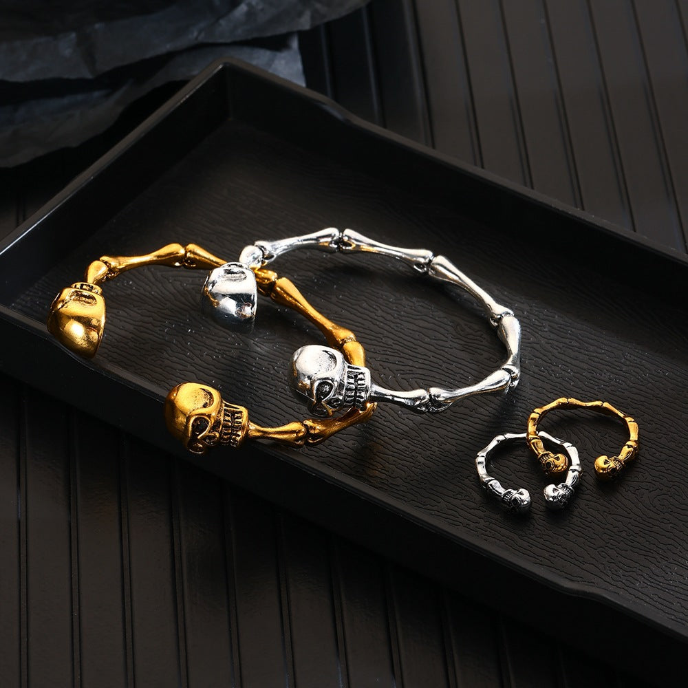 Wholesale Antique Silver Alloy Open Cuff Bracelet Retro Punk Skull Design  Jewelry Accessory for Women