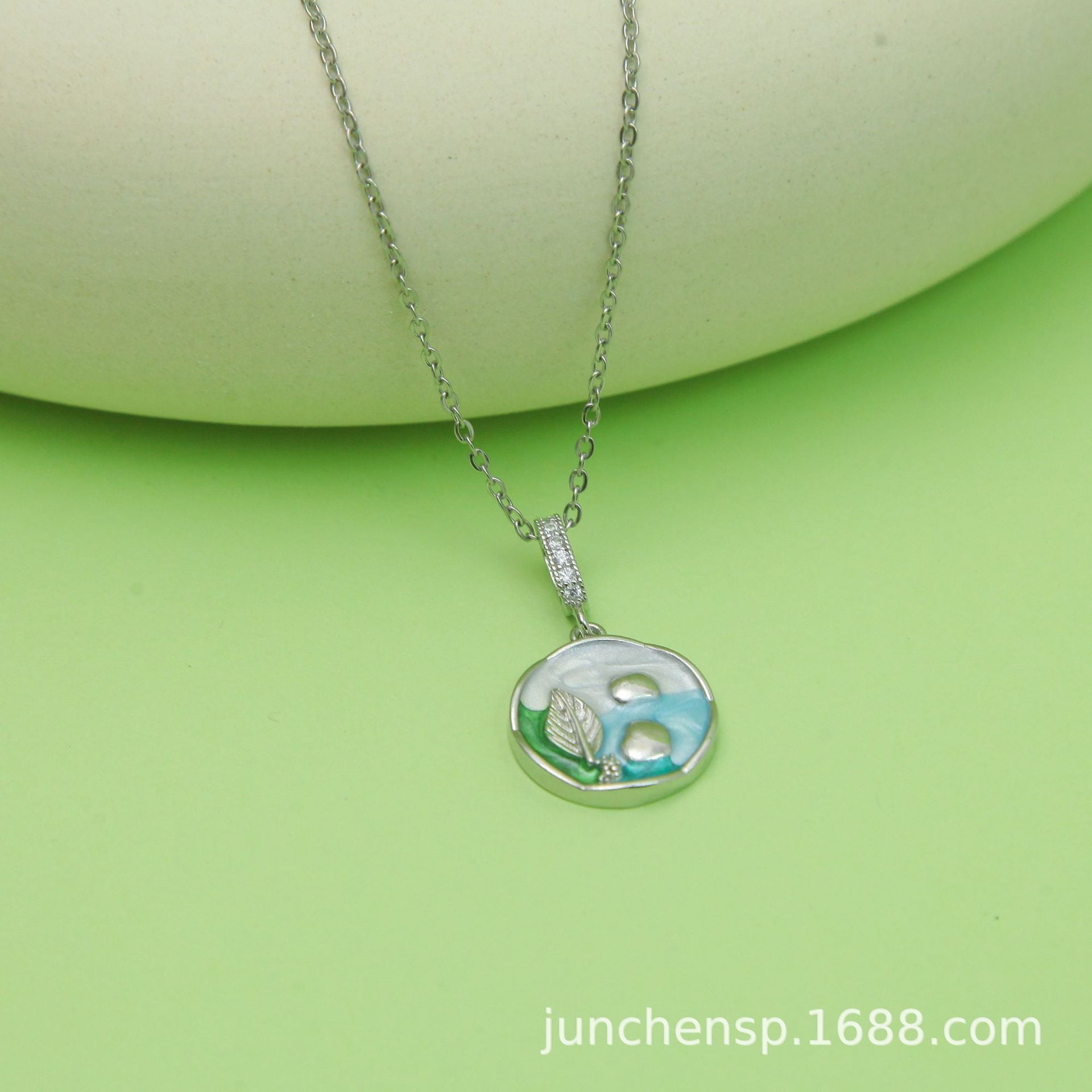 Wholesale Titanium Steel Oil Dropping Painted Mid-ancient Style Rose Pendant  Necklace