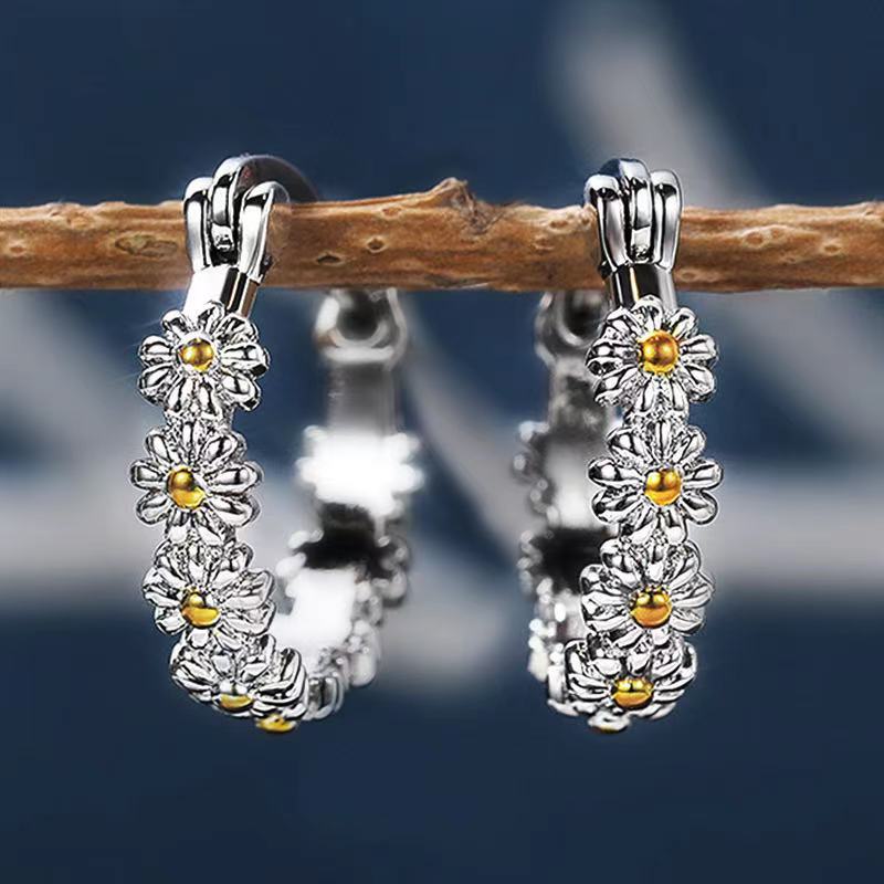 Wholesale Stylish Two-Tone Flower Ear Stud Earrings Alloy Electroplated Party Gift