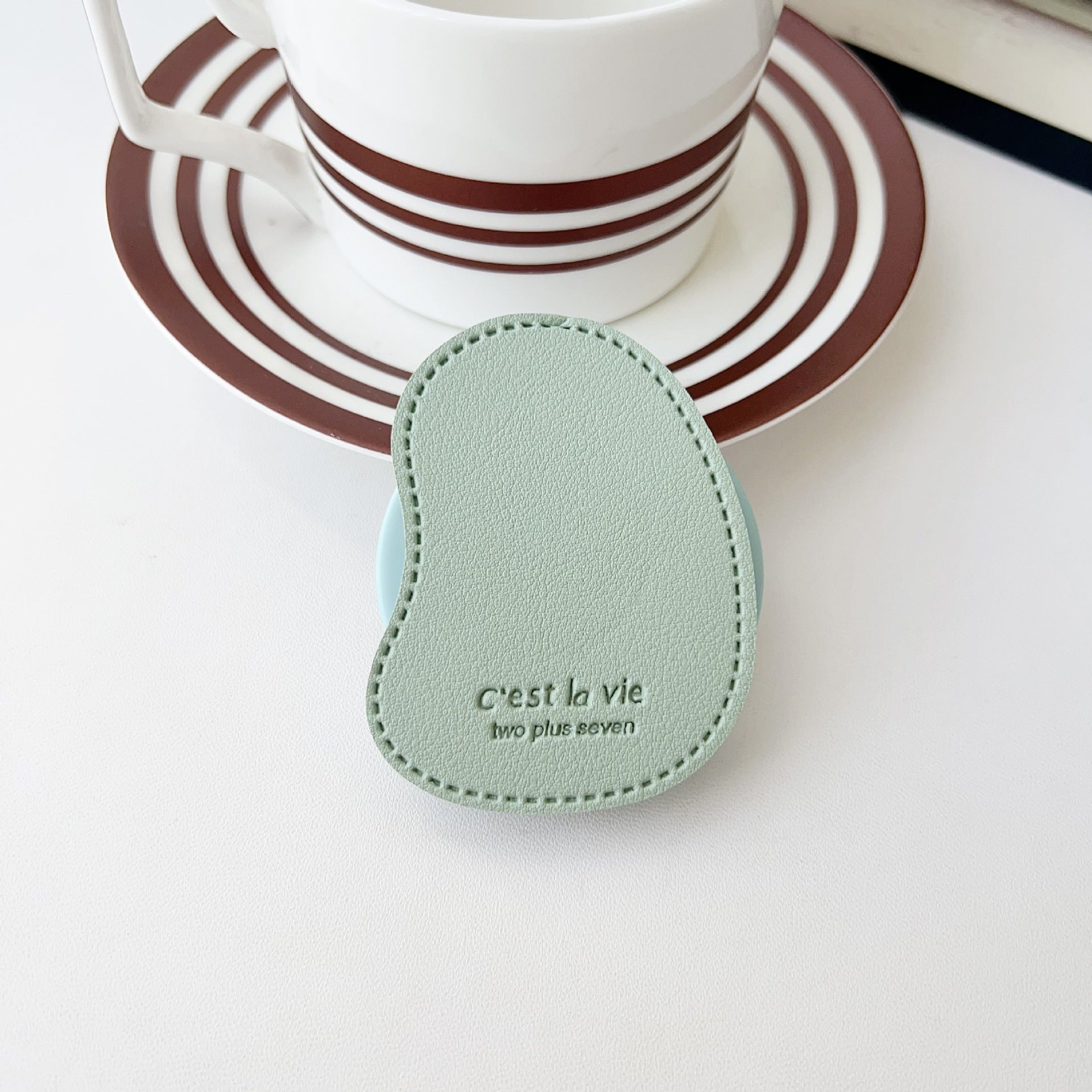 Wholesale Film-textured potato-shaped creative phone holder