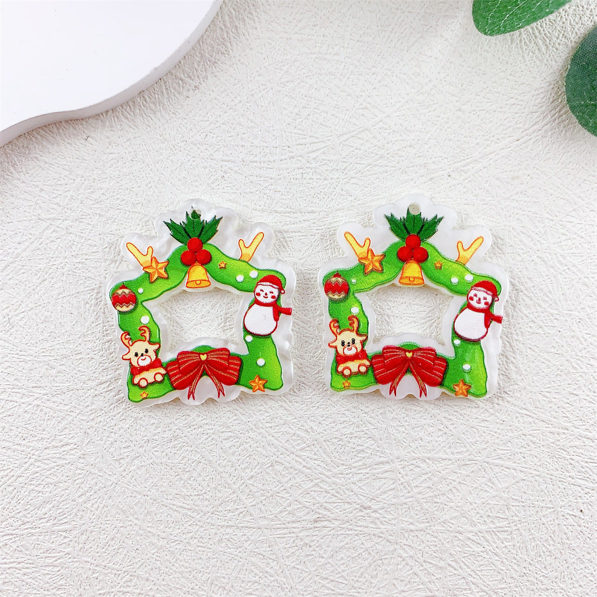 Wholesale 10pcs Acrylic Embossed Print Santa Elk Snowman Christmas Series Pendant