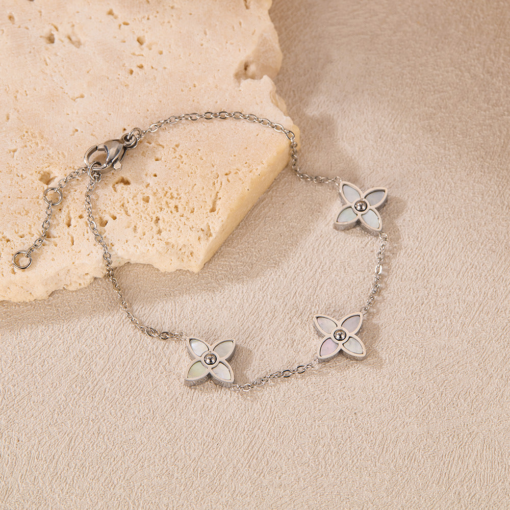 Wholesale  titanium steel lucky grass light luxury high-end white mother shell  bracelet