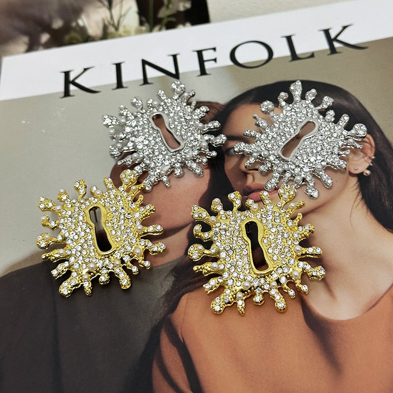Wholesale  Light Luxury Square Burst Keyhole Pearl Flash Diamond Earrings