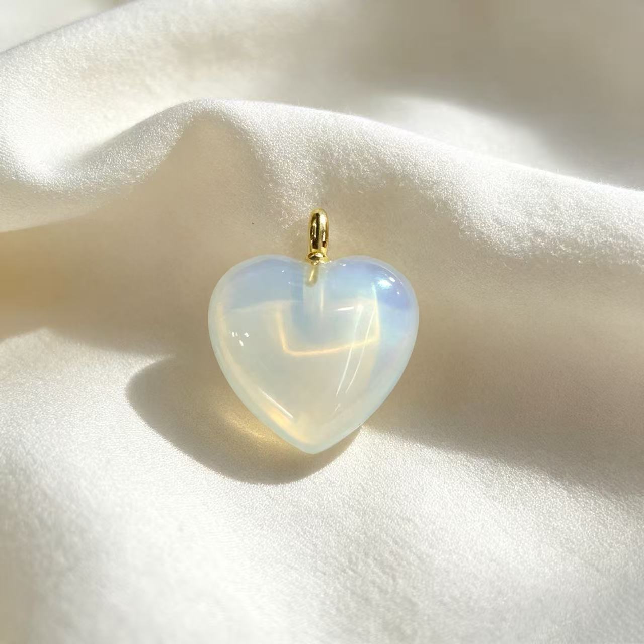 Wholesale Heart Shaped Crystal Pendant DIY Necklace Charm Fashion Jewelry Accessory Gift For Boutique Resale