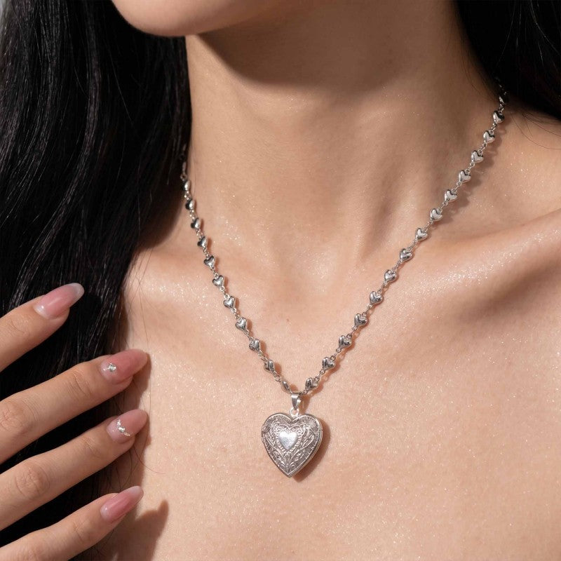 Wholesale Retro Heart Shape Photo Locket Necklace For Women Silver Tone Love Chain Chic Boutique Jewelry Gift